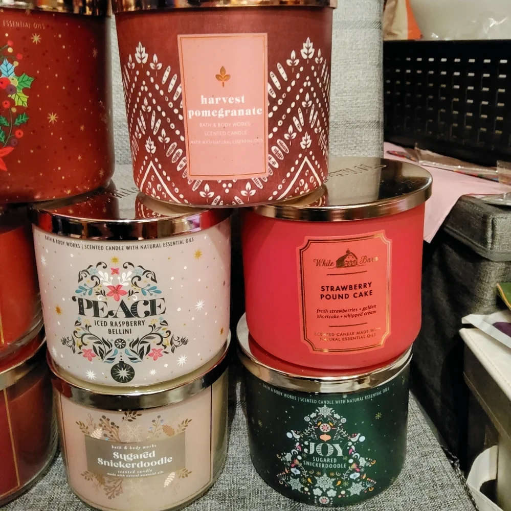 Bath & Body Works 3 Wick Candle CHOOSE 1 CANDLE All Are New - Picture 3 of 3